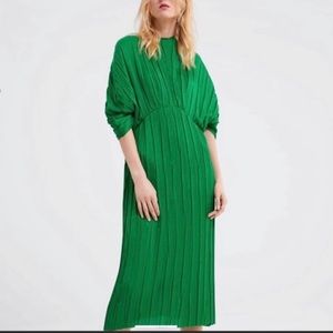 Zara dress green with Balloon Sleeve , midi